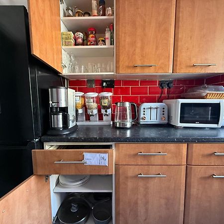 Room With Kitchen In Central לונדון מראה חיצוני תמונה